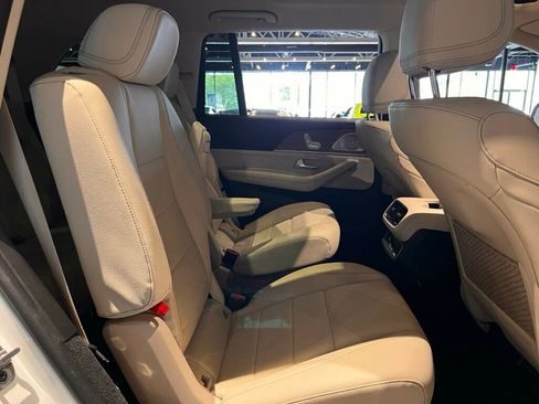 Used 2024 Mercedes-Benz GLS 450 4MATIC image 30
