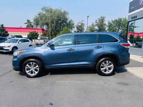 Used 2015 Toyota Highlander Plus FWD image 4