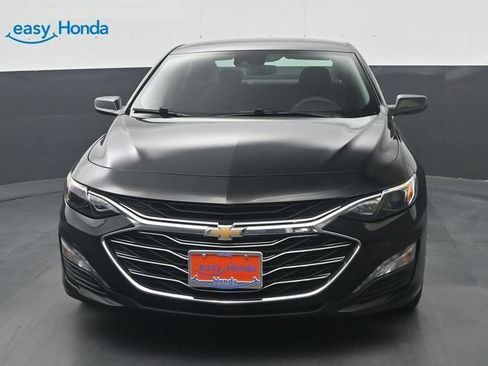 Used 2024 Chevrolet Malibu LT FWD image 2