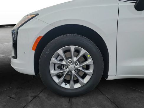 New 2027 Chrysler Pacifica Select w/ Family Tech Group AWD/4WD image 14