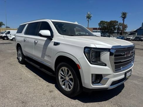 Used 2023 GMC Yukon XL SLT w/ SLT Luxury Package RWD image 3