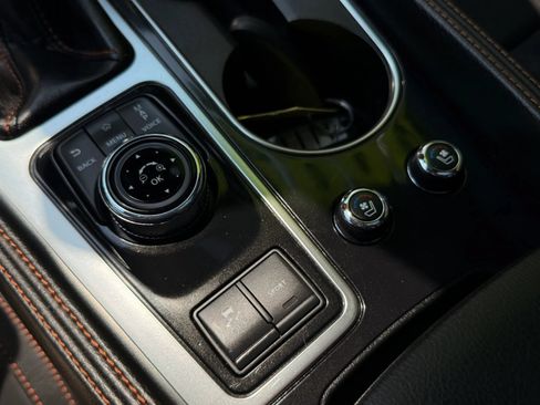 Used 2019 Nissan Maxima SR w/ Premium Package FWD image 17