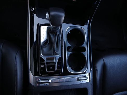 Used 2024 Kia Carnival SX FWD image 10