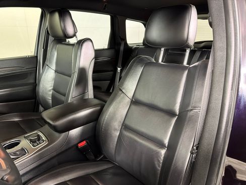 Used 2018 Jeep Grand Cherokee Limited AWD/4WD image 13