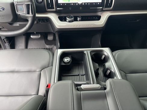 New 2026 Ford Expedition Active image 20