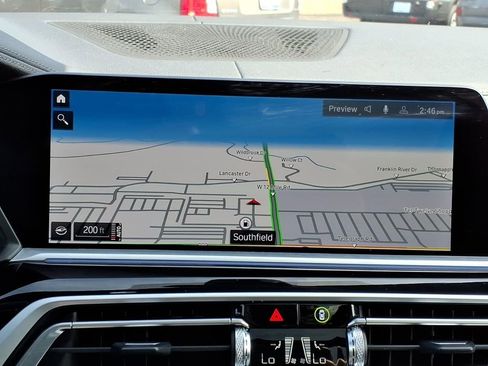 Used 2022 BMW X7 xDrive40i w/ M Sport Package image 18