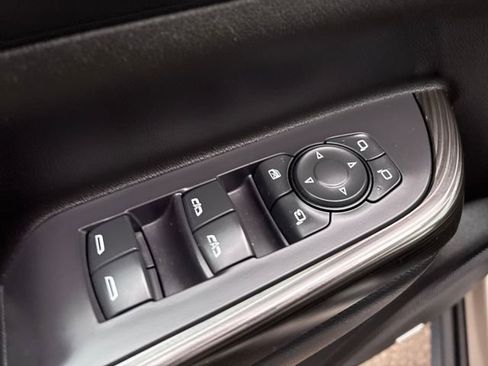 Used 2022 GMC Acadia SLT w/ Technology Package image 13