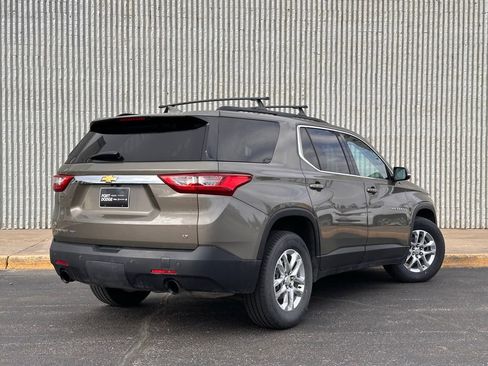Used 2020 Chevrolet Traverse LT w/ Driver Confidence II Package image 5