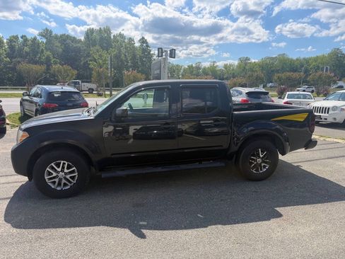 Used 2014 Nissan Frontier SV w/ SV Value Truck Package AWD/4WD image 3