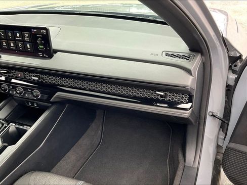 Used 2024 Honda Accord Sport image 12