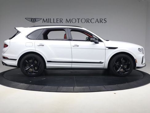 Used 2023 Bentley Bentayga AWD/4WD image 9