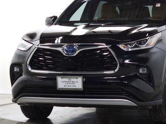 Used 2024 Toyota Highlander Platinum video 3
