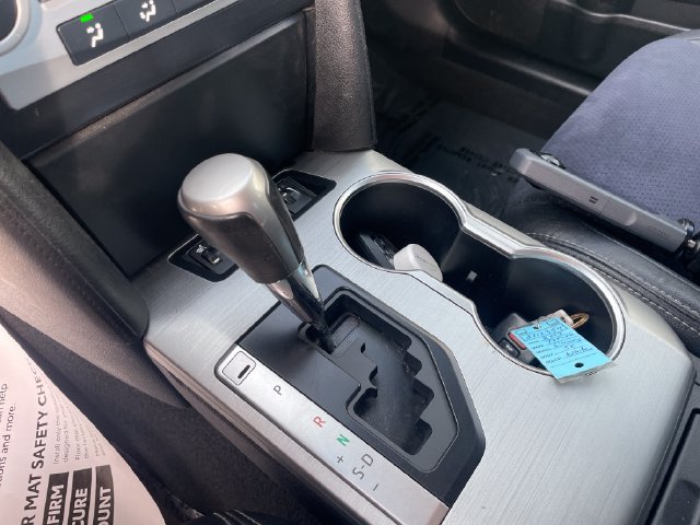 Used 2013 Toyota Camry SE w/ Leather Pkg FWD image 15