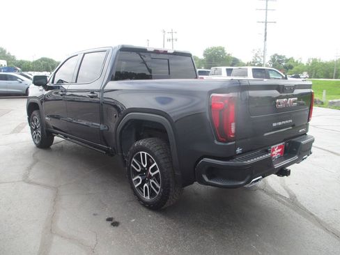 Used 2023 GMC Sierra 1500 AT4 w/ AT4 Premium Package AWD/4WD image 10