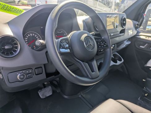 Used 2023 Mercedes-Benz Sprinter 3500 image 5