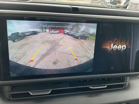 Used 2025 Jeep Wrangler Willys image 26