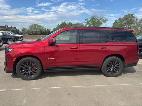 Used 2023 Cadillac Escalade V w/ Heavy-Duty Trailer Package image 2