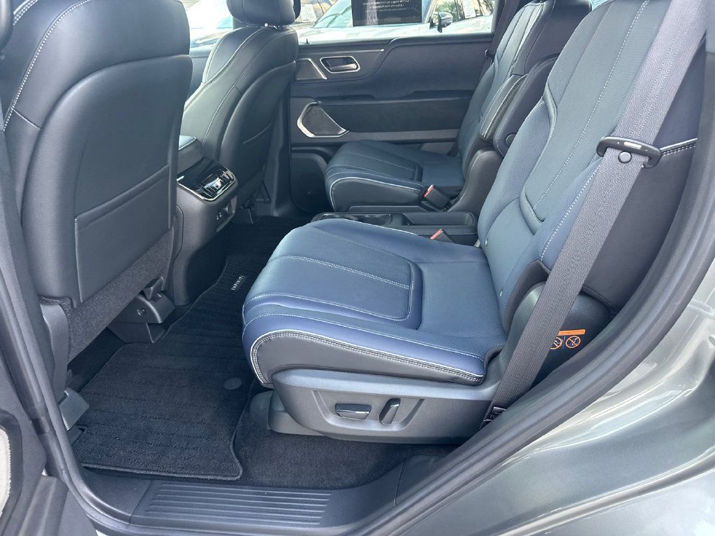Certified 2026 INFINITI QX80 4WD w/ Sport Exterior Package image 17