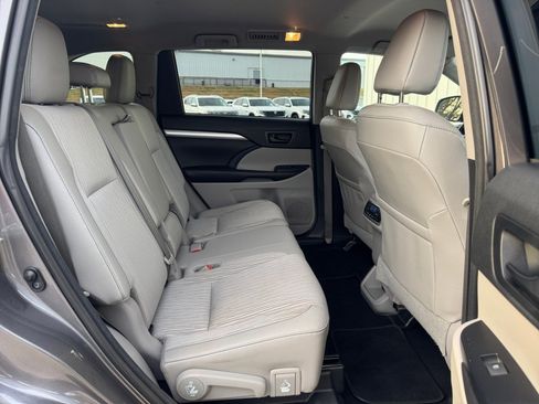 Used 2018 Toyota Highlander Plus image 33