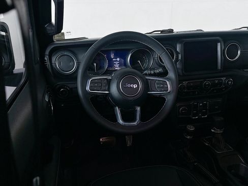 Used 2023 Jeep Wrangler Unlimited Sahara AWD/4WD image 18