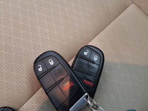 Used 2022 Jeep Grand Cherokee Laredo E AWD/4WD image 26