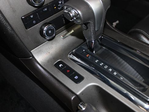 Used 2010 Ford Mustang GT RWD image 17