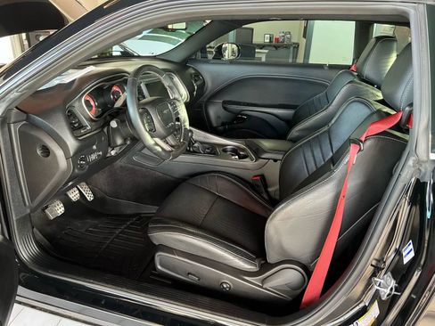 Used 2016 Dodge Challenger SRT Hellcat image 19