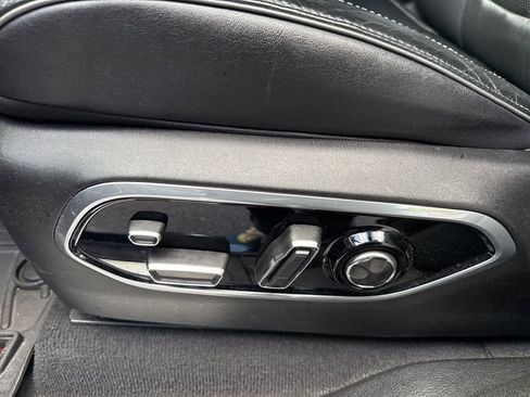 Used 2023 Jeep Grand Cherokee L Overland w/ Luxury Tech Group IV image 24