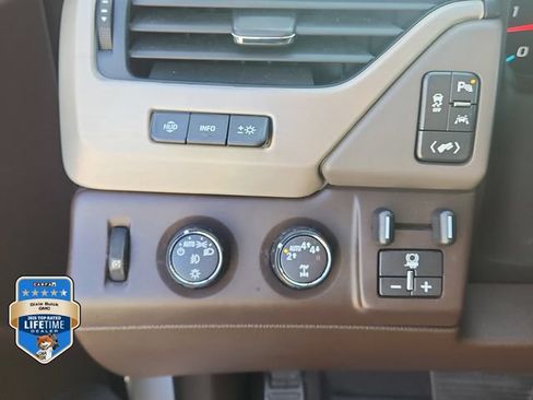Certified 2020 GMC Yukon XL Denali AWD/4WD image 22