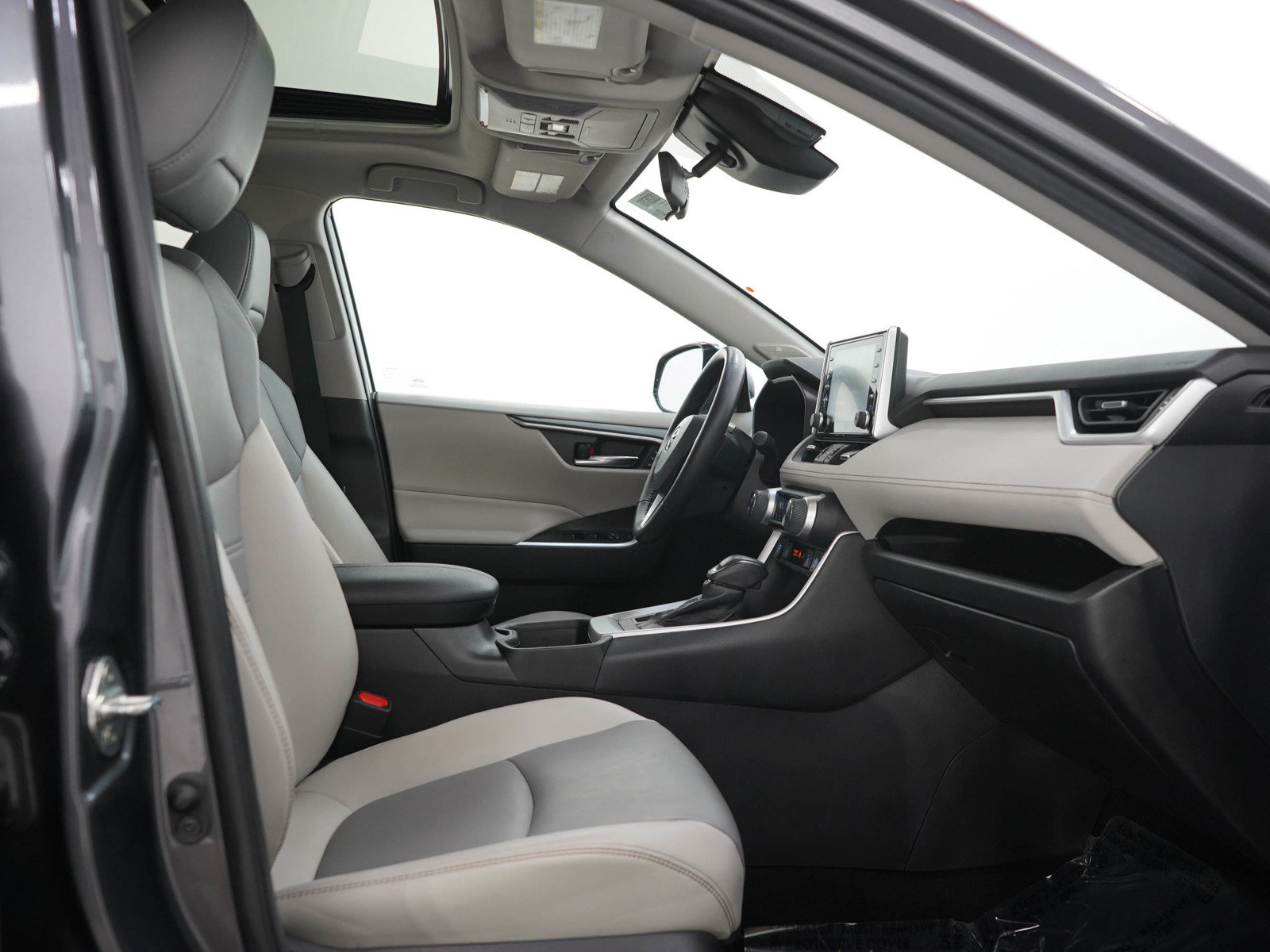 Used 2021 Toyota RAV4 XLE Premium AWD/4WD image 11