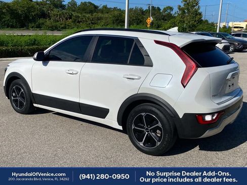 Used 2023 Kia Niro EX FWD image 10