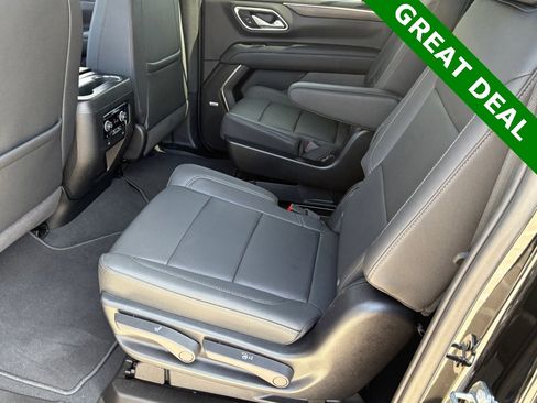 Used 2024 Chevrolet Suburban Z71 w/ Off-Road Capability Package image 36