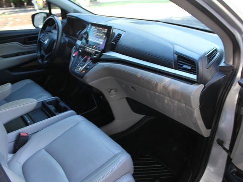Used 2018 Honda Odyssey Touring image 21