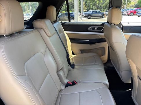 Used 2017 Ford Explorer XLT w/ Equipment Group 202A image 29