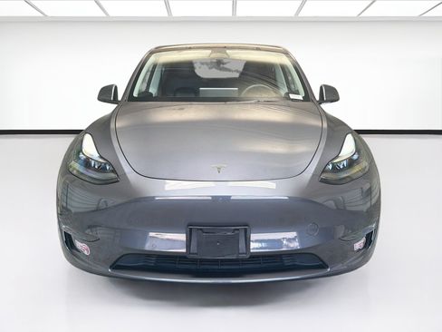 Used 2022 Tesla Model Y Long Range AWD/4WD image 2