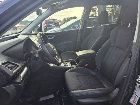 Used 2019 Subaru Forester Premium image 9
