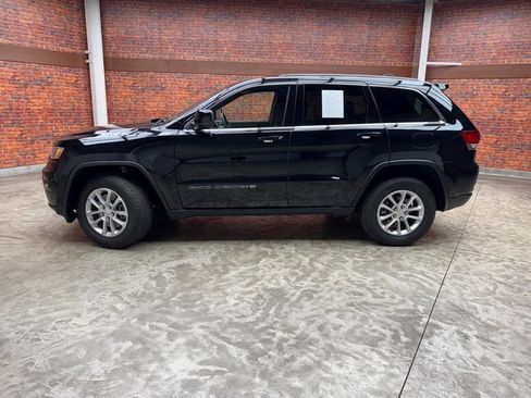 Used 2022 Jeep Grand Cherokee Laredo X image 3