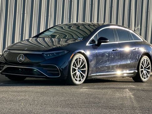 Used 2022 Mercedes-Benz EQS 580 580 image 8