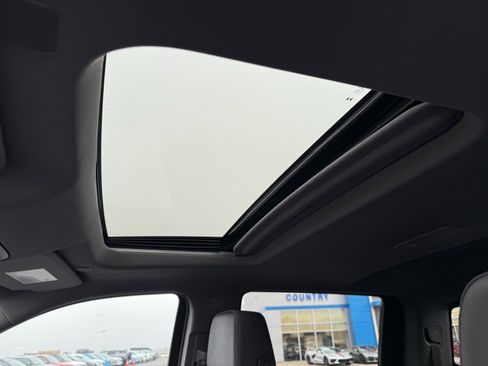 Used 2024 Chevrolet Silverado 1500 LT Trail Boss w/ LT Trail Boss Premium Package image 17