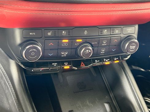 Used 2021 Dodge Durango R/T w/ Technology Group AWD/4WD image 16