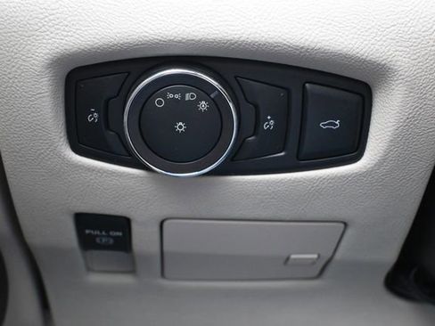 Used 2017 Lincoln Continental Reserve w/ Technology Package image 40