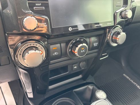 Used 2020 Toyota 4Runner TRD Off-Road Premium w/ Moonroof Package AWD/4WD image 21