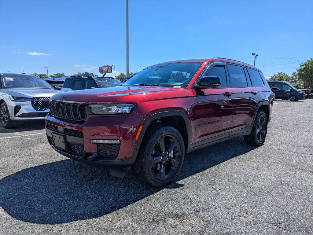 Used 2025 Jeep Grand Cherokee L Limited w/ Luxury Tech Group II AWD/4WD image 11