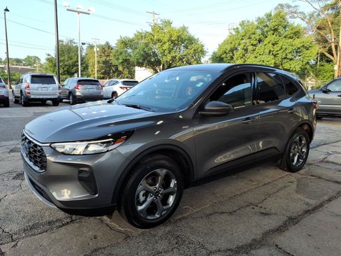 Certified 2025 Ford Escape ST-Line AWD/4WD image 6