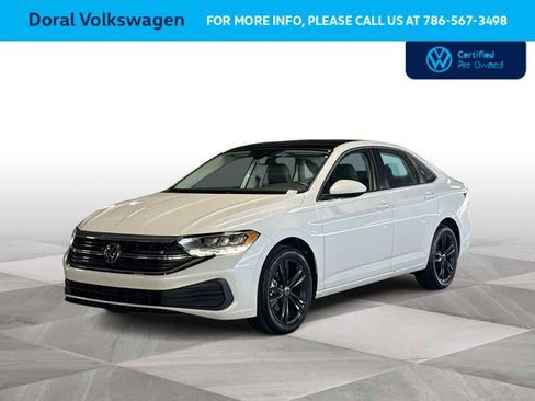 Certified 2024 Volkswagen Jetta SE w/ Panoramic Sunroof Package FWD image 1