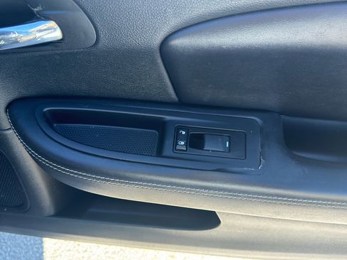 Used 2012 Chrysler 200 Limited image 30