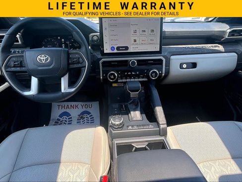 Used 2025 Toyota Tacoma Limited AWD/4WD image 16