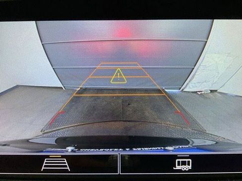 Used 2021 Chevrolet Blazer LT FWD image 16