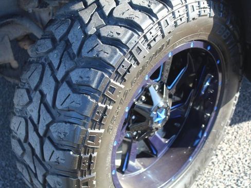 Used 2022 Chevrolet Silverado 2500 High Country w/ Safety Package II image 14