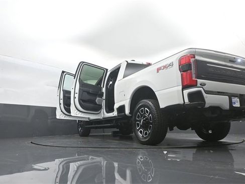 New 2026 Ford F250 Platinum w/ FX4 Off-Road Package image 38